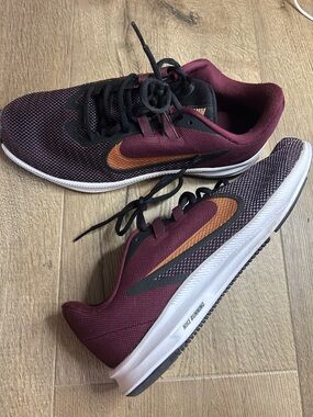 Nike Burgundy & Copper Lightweight Running Shoes